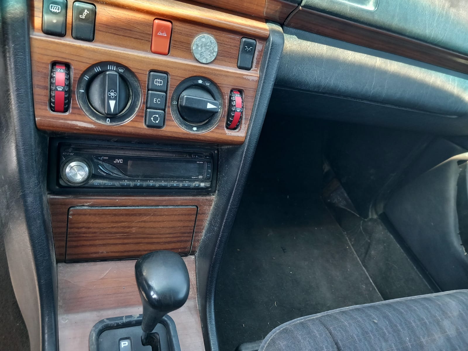 MERCEDES 300 D TURBO